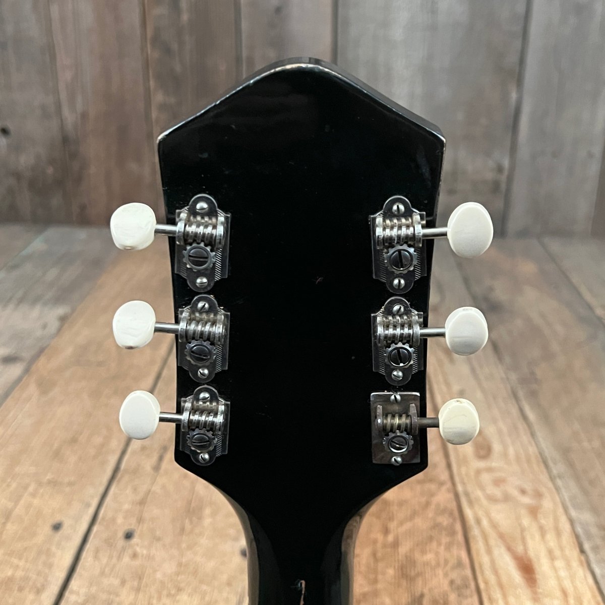 SOLD - Harmony H - 66 Vibra Jet 1963 Red Burst - Mahar's Vintage Guitars