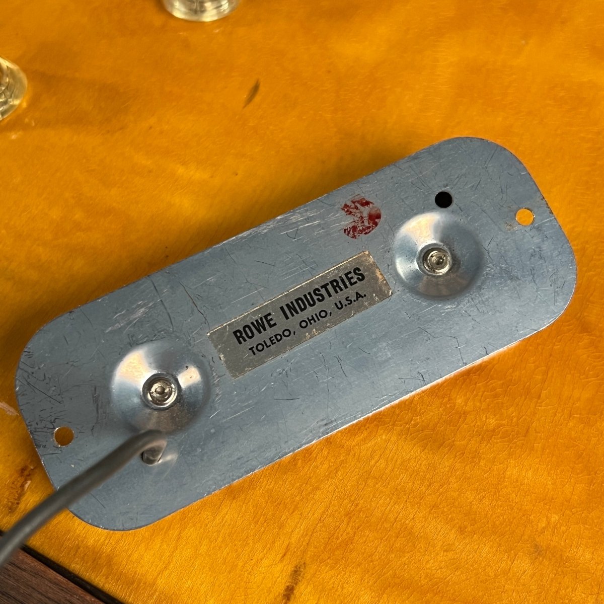 SOLD - Harmony H - 75 1960 through 1963 Honey Burst - Mahar's Vintage Guitars