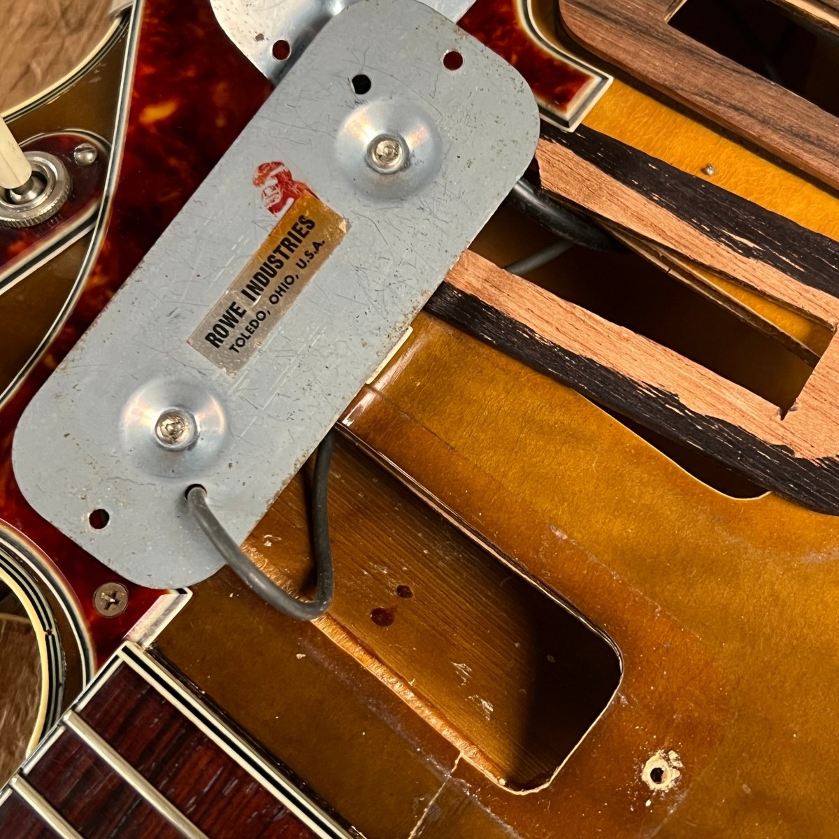 SOLD - Harmony H - 75 1960 through 1963 Honey Burst - Mahar's Vintage Guitars