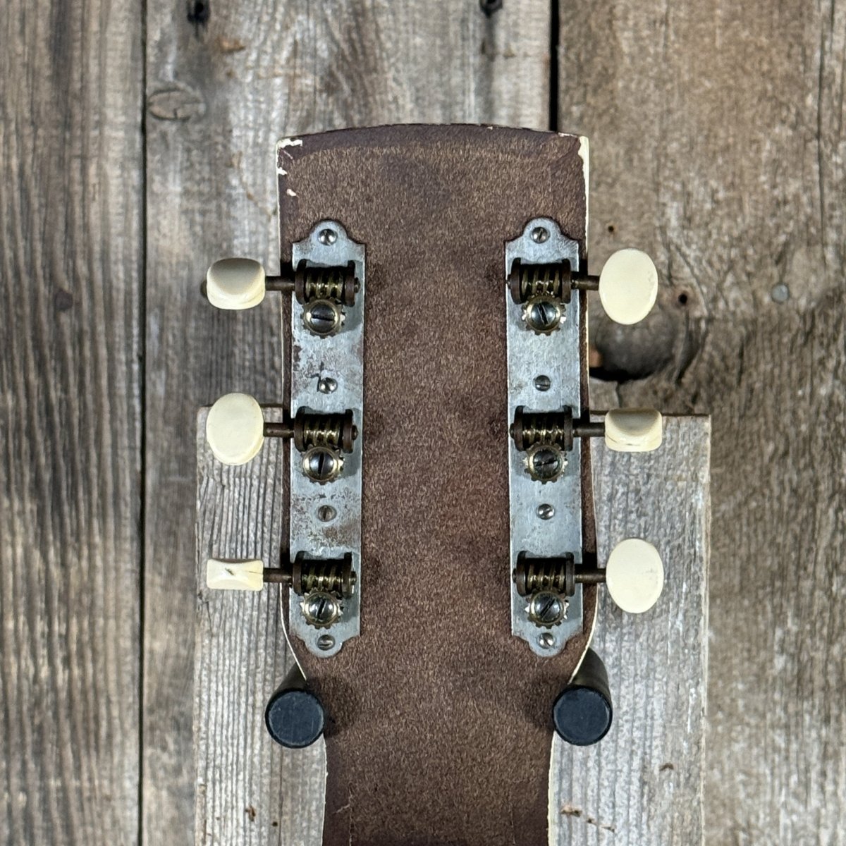 SOLD - Harmony H2 Lap Steel 1962 White MOTS Pearloid - Mahar's Vintage Guitars