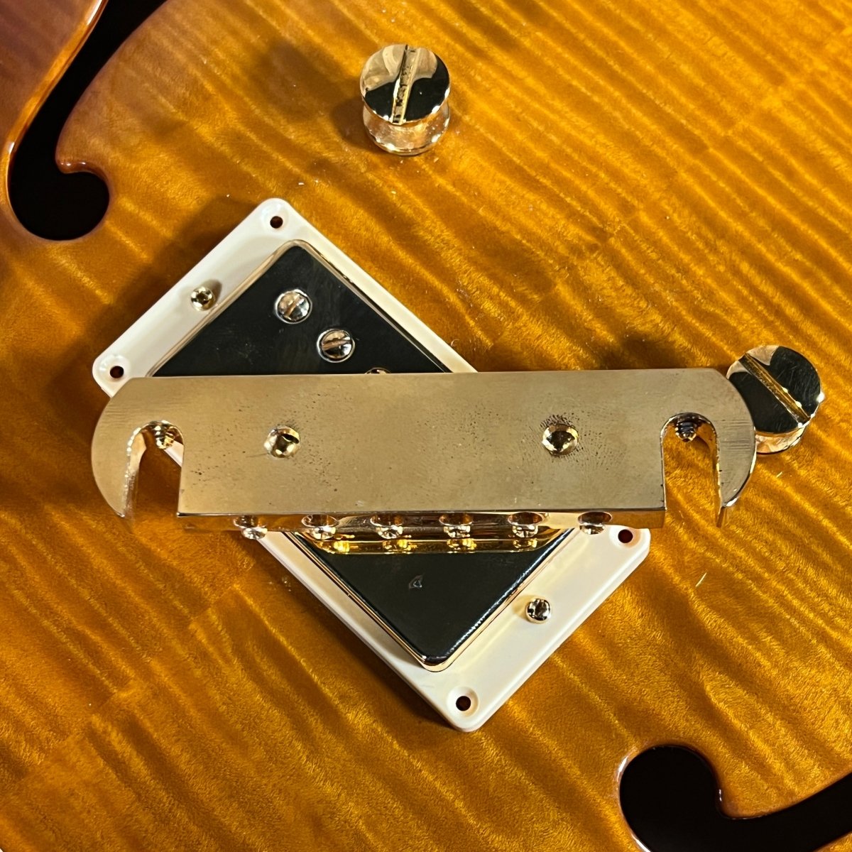 SOLD - PRS Archtop II A2M2F 1999 McCarty 10 Top Gold Hardware Vintage Sunburst - Mahar's Vintage Guitars