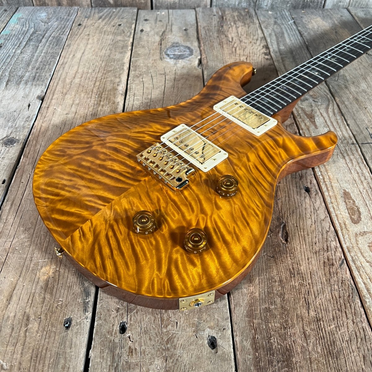 SOLD - PRS Custom 22 Artist Quilt Dragon Pickups Gold Hardware wide thin 2001 Violin Amber - Mahar's Vintage Guitars