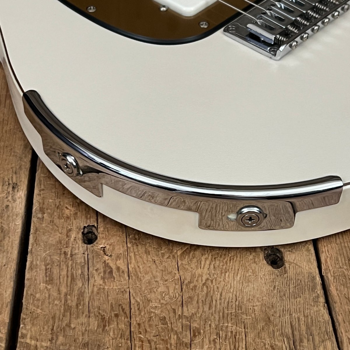 SOLD - Reverend Slingshot Aged White, Joe Naylor signed 1999 - Mahar's Vintage Guitars