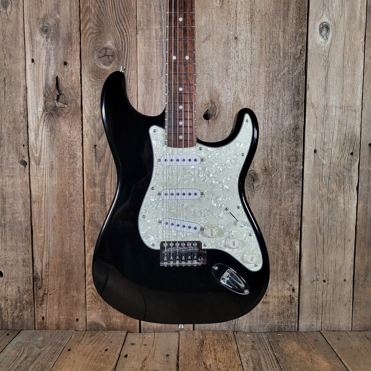 Squier Fender Stratocaster Black 2004 – MOTS Pickguard, No Case - Mahar's Vintage Guitars