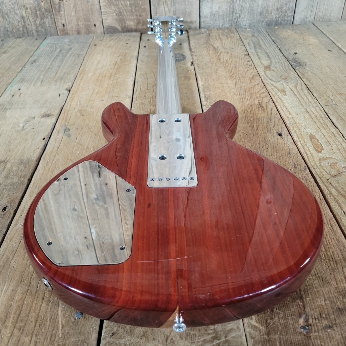 Travis Bean Designs TB1000S Reissue 2022 – Aluminum Neck Electric Guitar with Case - Mahar's Vintage Guitars