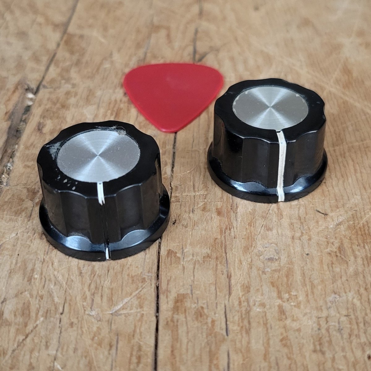 Unbranded Black reflector knobs Taiwan 70s pedals - Mahar's Vintage Guitars
