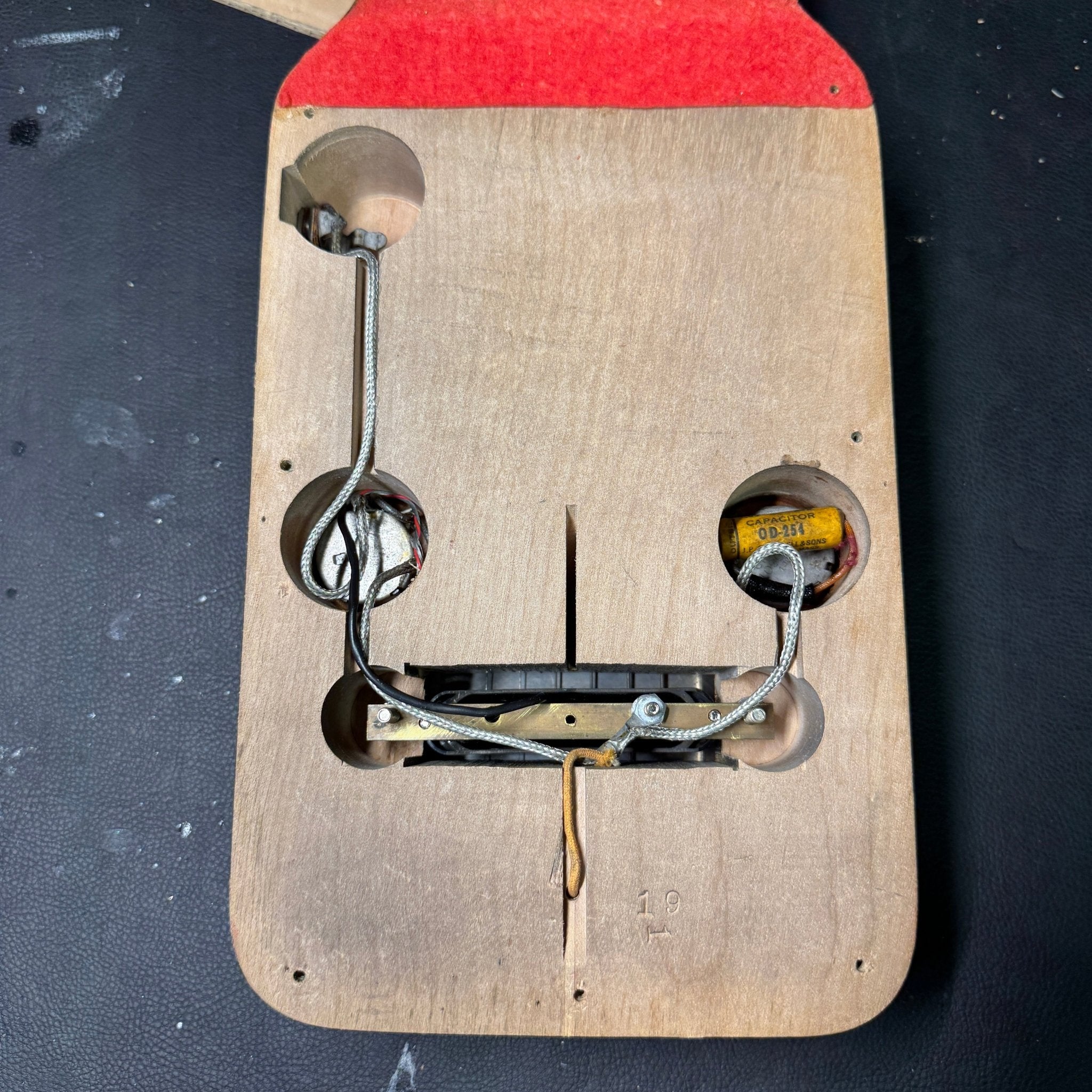 Vega Commander Lap Steel 1940s Black - Mahar's Vintage Guitars