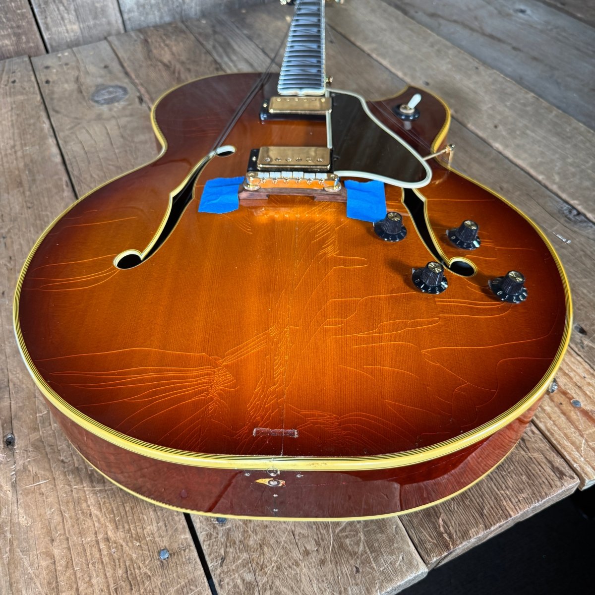 Vintage 1969 Gibson Super 400CES – Sunburst Archtop Electric Guitar, Carved Spruce Top, Original Humbuckers - Mahar's Vintage Guitars