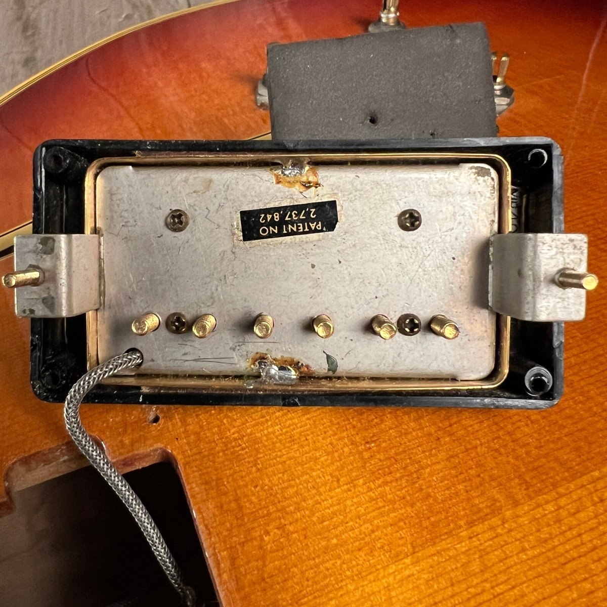 Vintage 1969 Gibson Super 400CES – Sunburst Archtop Electric Guitar, Carved Spruce Top, Original Humbuckers - Mahar's Vintage Guitars