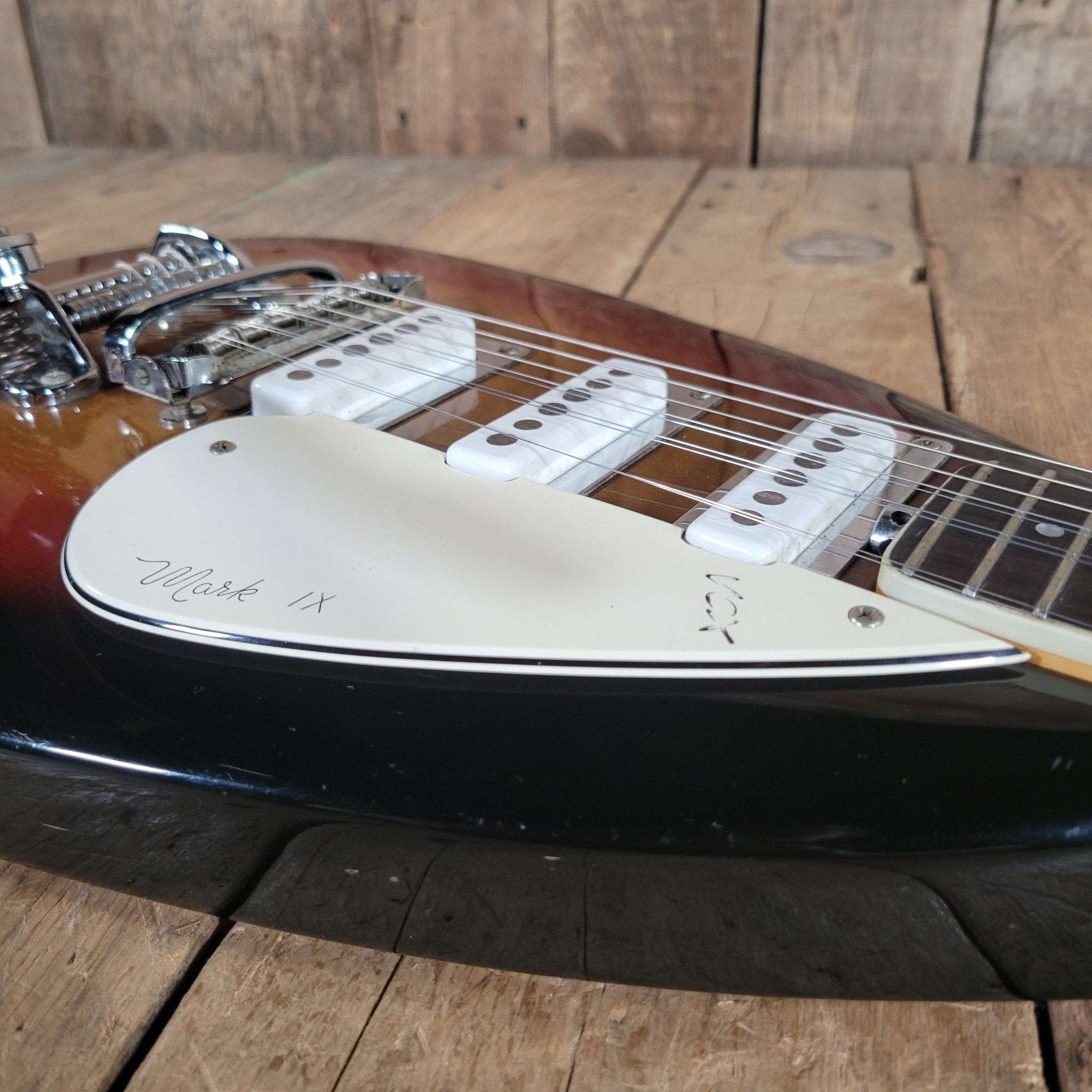 Vox Mark IX 9 - String Vintage Teardrop Guitar 1960s - Mahar's Vintage Guitars