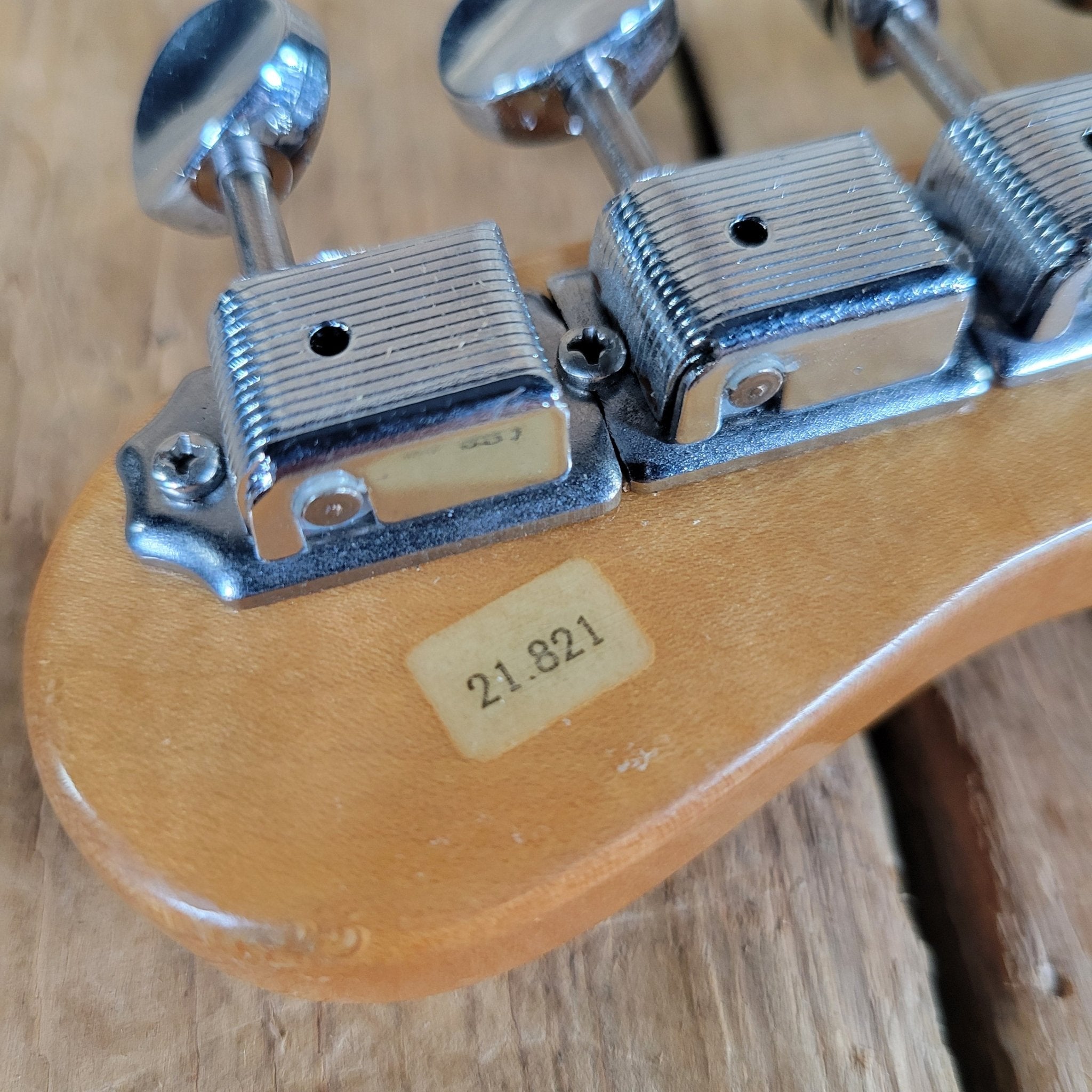 Vox Neck, 6 String Made in Italy 1960s Spitfire - Mahar's Vintage Guitars