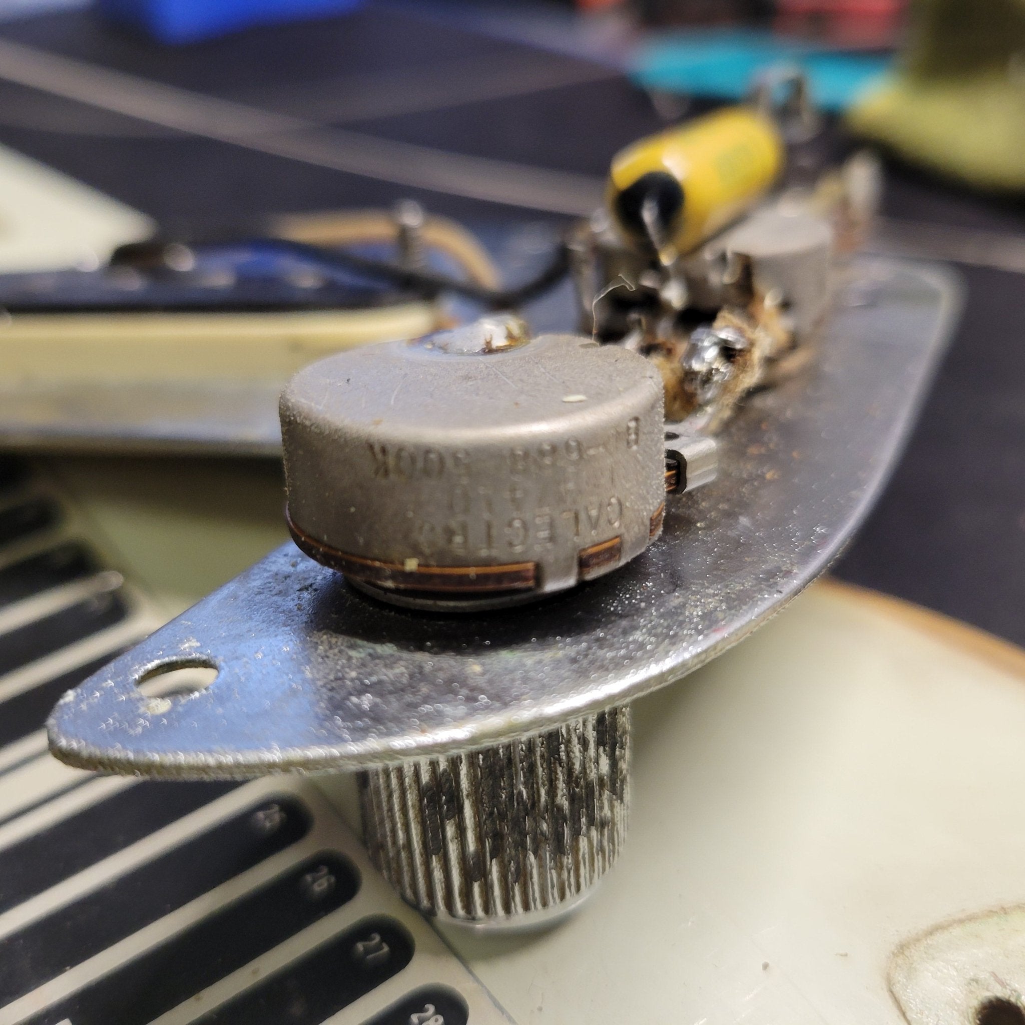 White by Fender Studio Deluxe Lap & Table Steel Guitar 1954 – Vintage Fender - Made Steel with Classic Tone - Mahar's Vintage Guitars