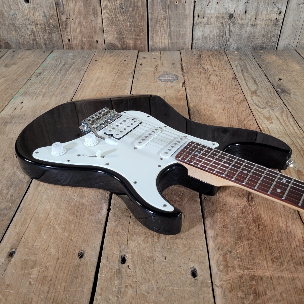 Yamaha Pacifica PAC112J – Black HSS Strat - Style Electric Guitar with Gig Bag - Mahar's Vintage Guitars