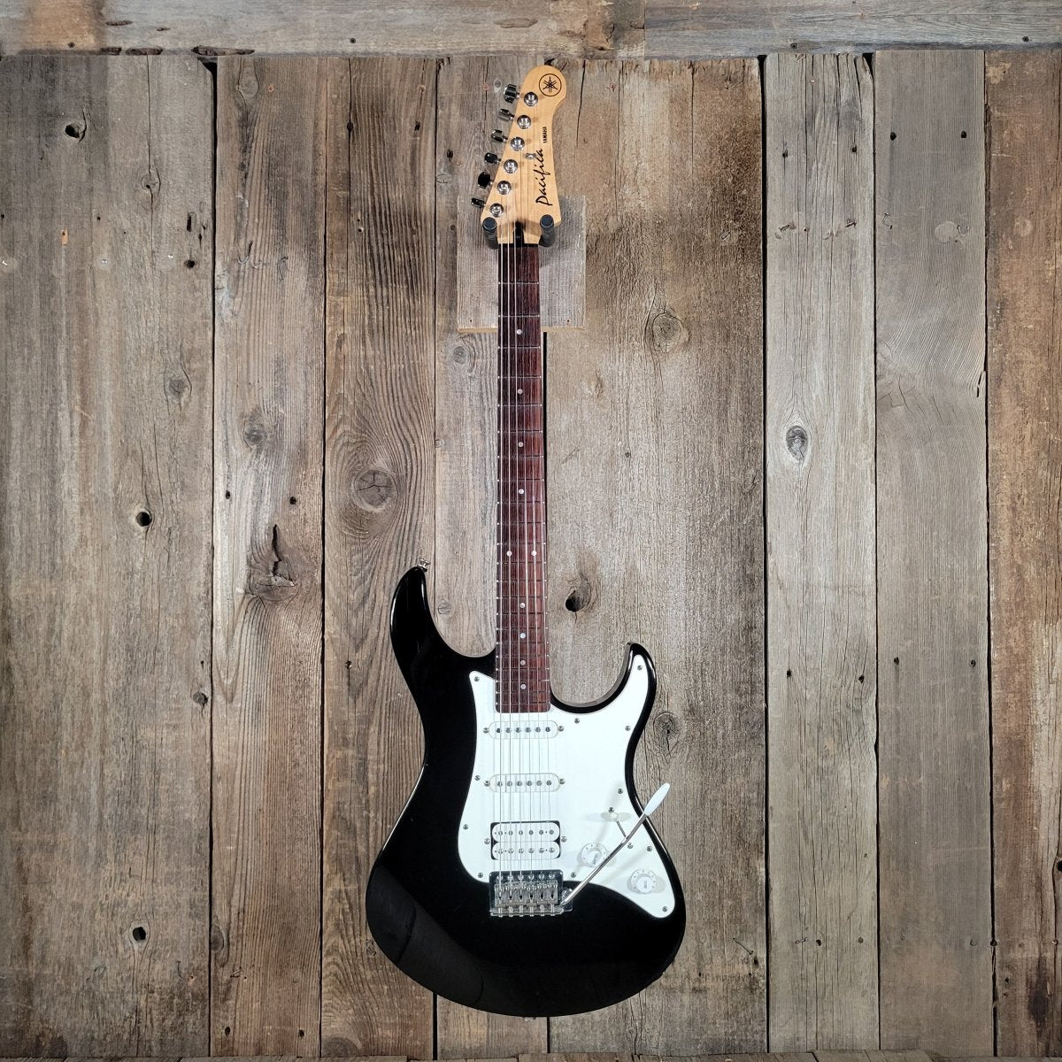 Yamaha Pacifica PAC112J – Black HSS Strat - Style Electric Guitar with Gig Bag - Mahar's Vintage Guitars