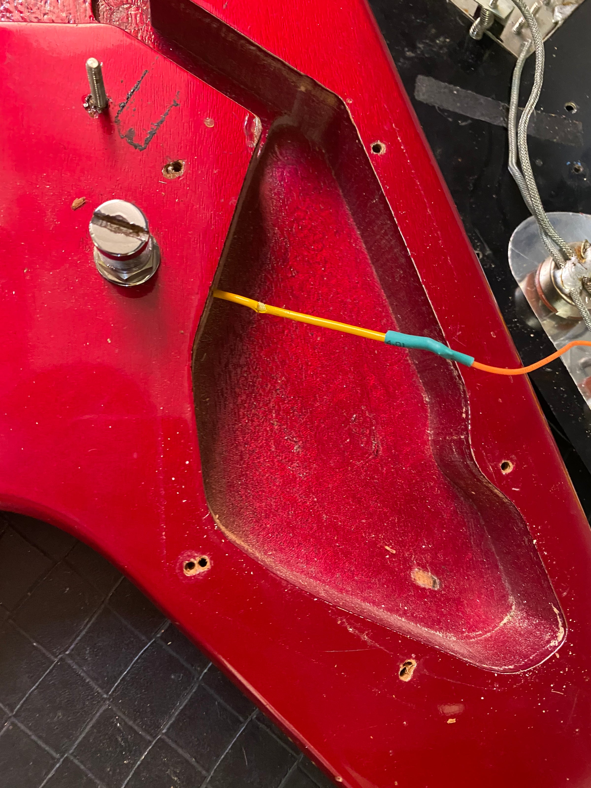 SOLD - Gibson Flying V 1982 Candy Apple Red