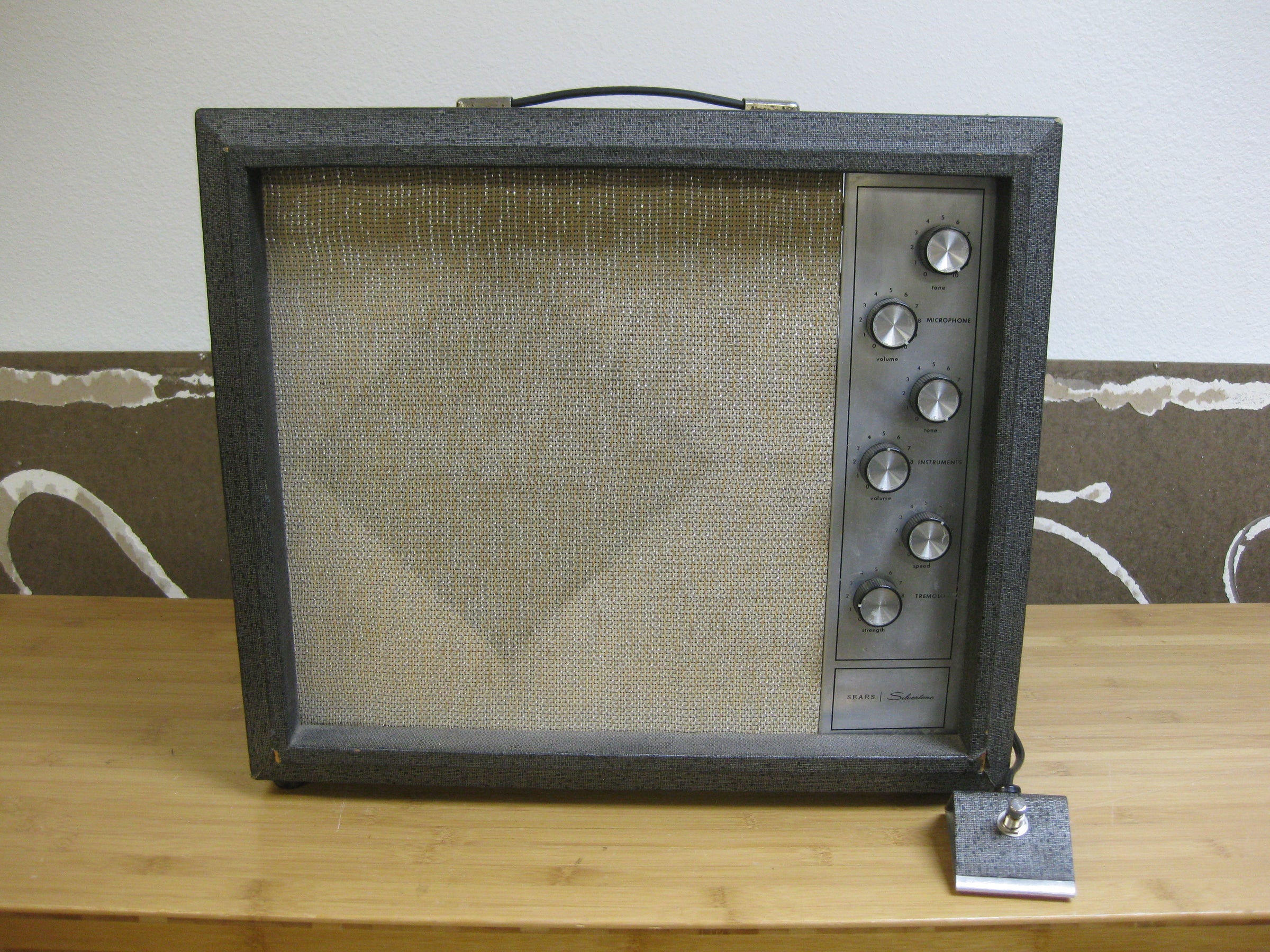 SOLD - Silvertone 1482 Guitar Amp 1960s
