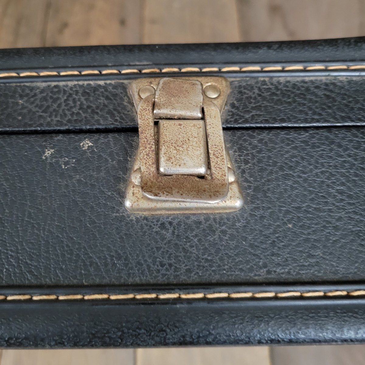 Gibson SG Les Paul Case 1960s Rectangle Black Gold - Mahar's Vintage Guitars