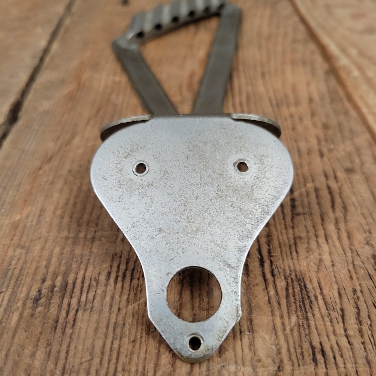 Gretsch 1940s 1950s Synchromatic Trapeze Tailpiece - Nickel - Mahar's Vintage Guitars