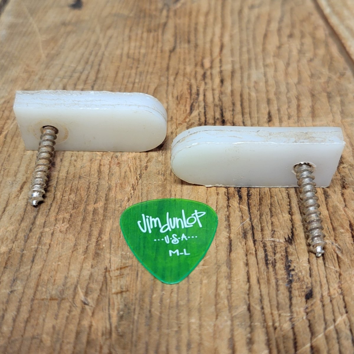 Silvertone Amplifier Model 1484 Twin Twelve Head Stop Holders - 1960s - Mahar's Vintage Guitars