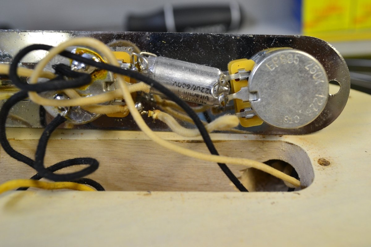 SOLD - Danocaster Singlecut 2012 Maple Neck 6lb 5oz - Mahar's Vintage Guitars