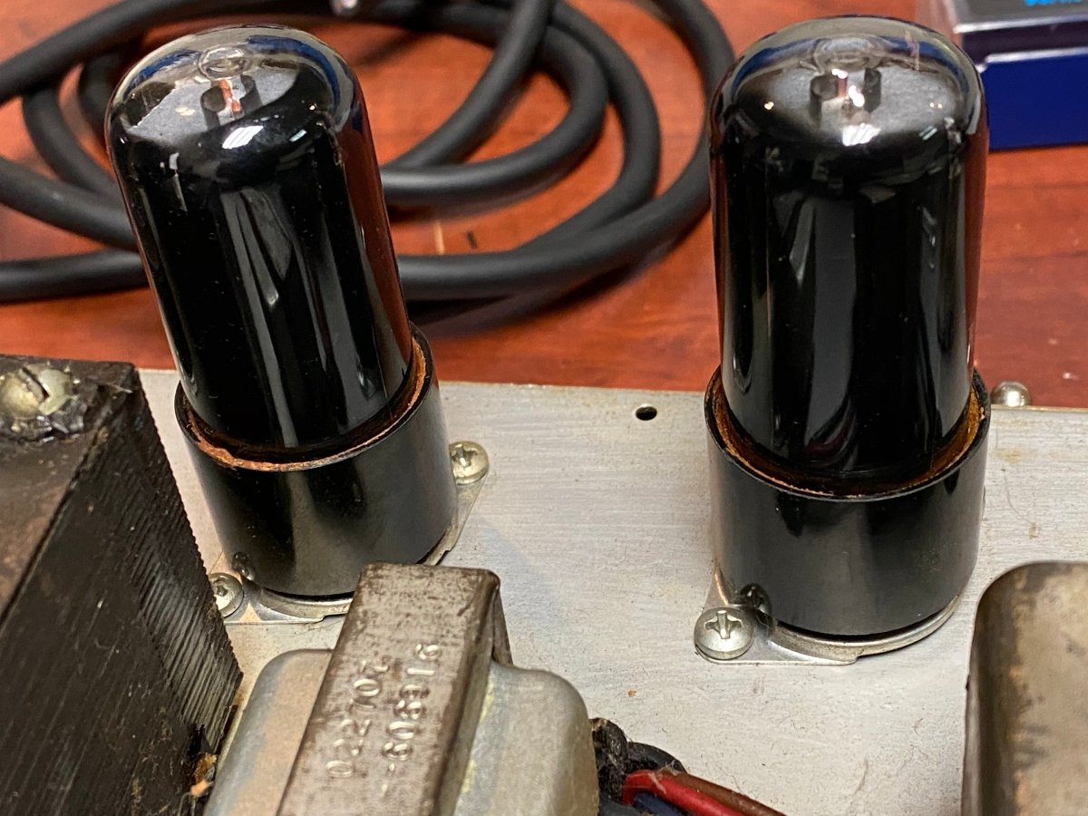 SOLD - Fender Deluxe Reverb AB763 Export Model - Mahar's Vintage Guitars