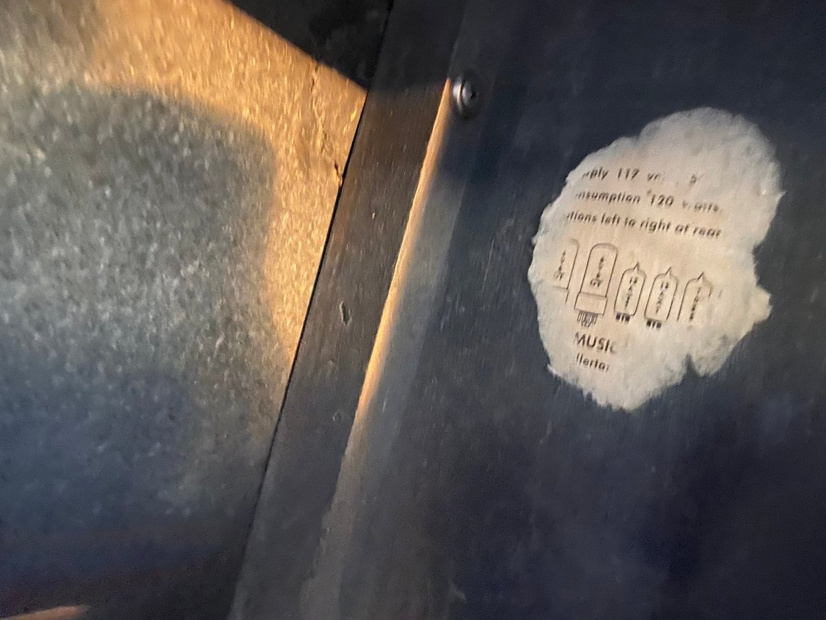 SOLD - Fender Deluxe Reverb AB763 Export Model - Mahar's Vintage Guitars