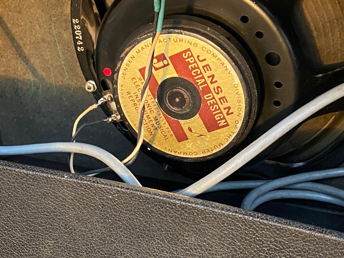 SOLD - Fender Deluxe Reverb AB763 Export Model - Mahar's Vintage Guitars