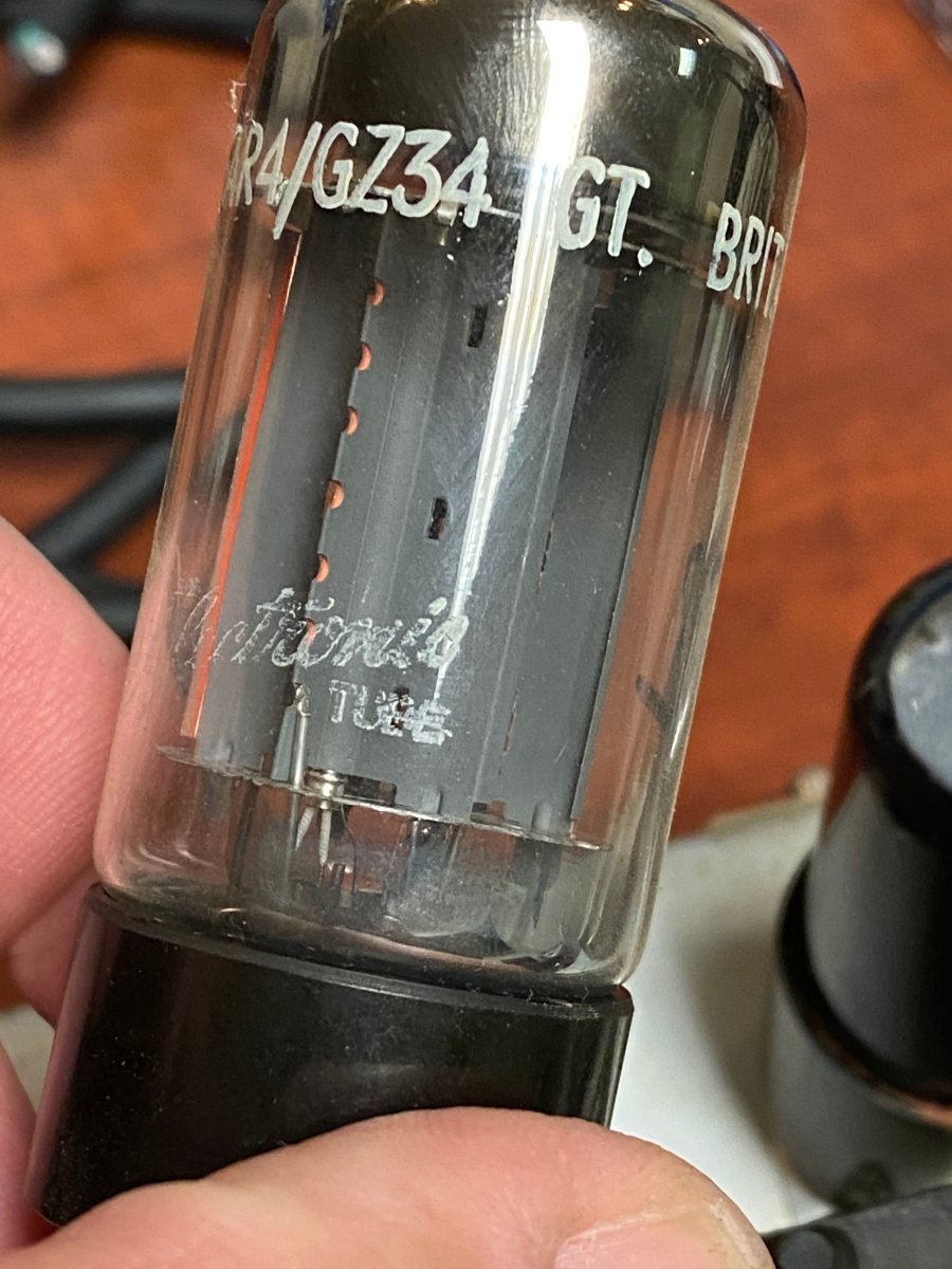 SOLD - Fender Deluxe Reverb AB763 Export Model - Mahar's Vintage Guitars