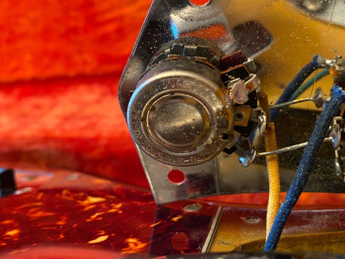 SOLD - Fender Jaguar 1965 - Mahar's Vintage Guitars