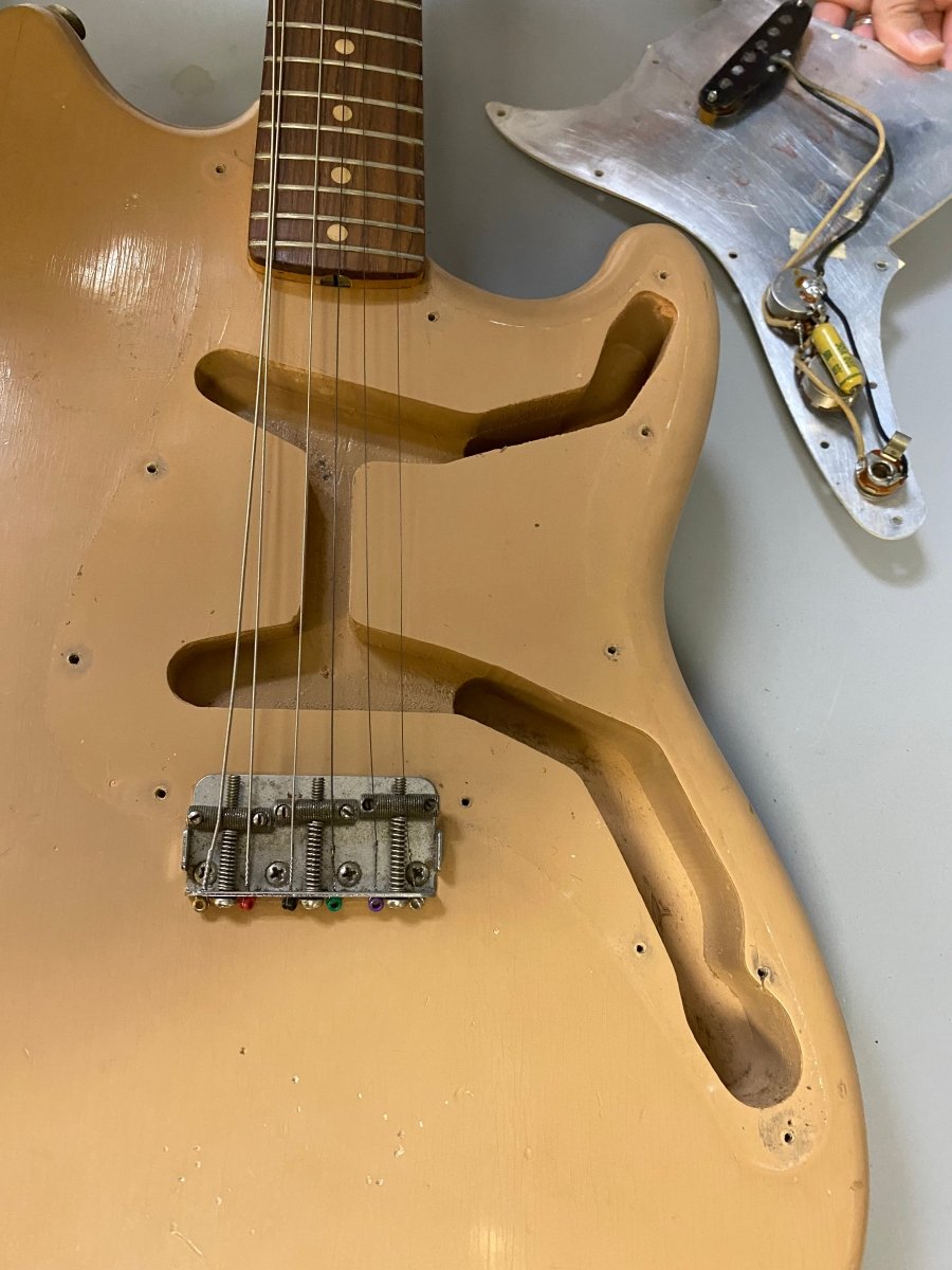 SOLD - Fender Musicmaster 1959 - Mahar's Vintage Guitars