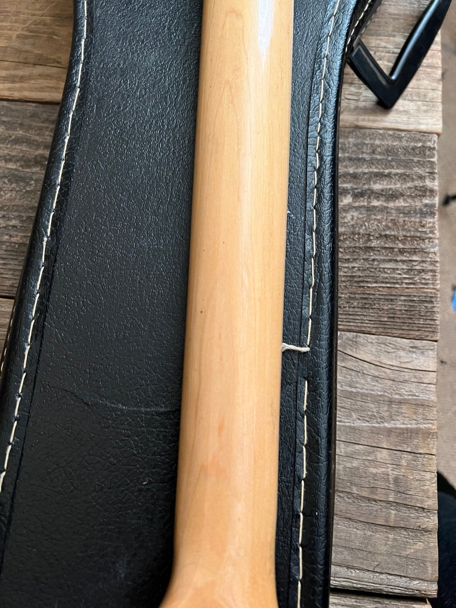 SOLD - Fender Mustang 1972 - Mahar's Vintage Guitars