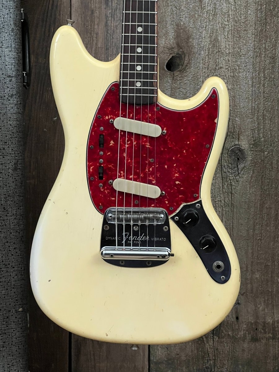 SOLD - Fender Mustang Olympic White 1965 A neck with unique fretboard - Mahar's Vintage Guitars