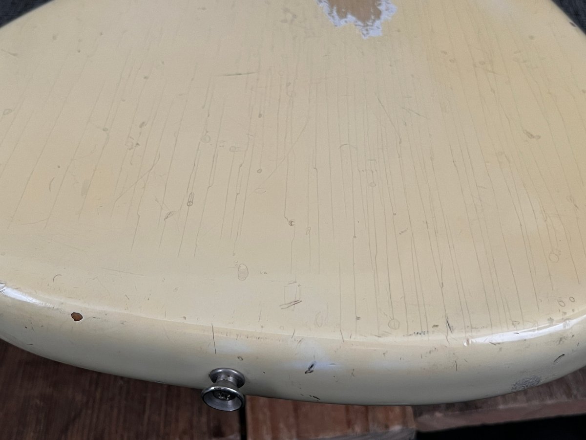 SOLD - Fender Mustang Olympic White 1965 A neck with unique fretboard - Mahar's Vintage Guitars