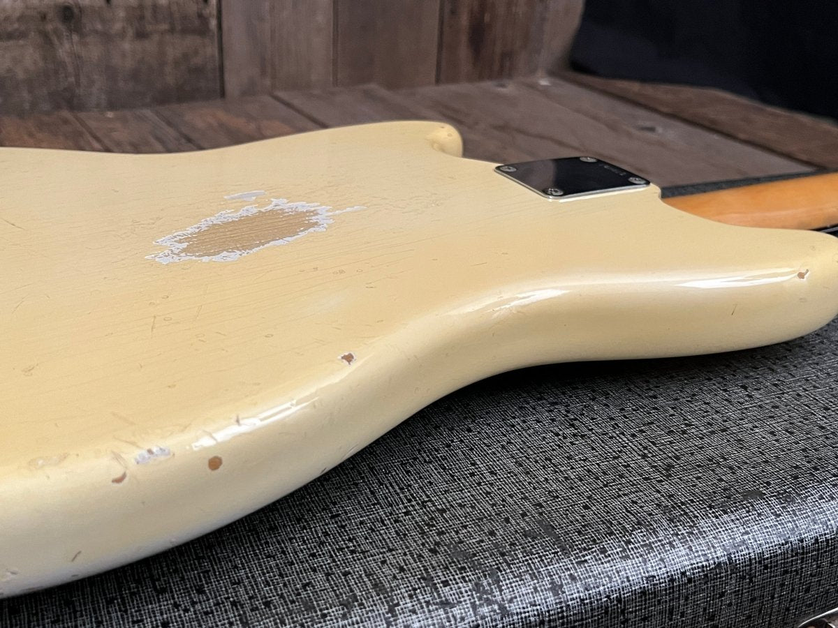 SOLD - Fender Mustang Olympic White 1965 A neck with unique fretboard - Mahar's Vintage Guitars