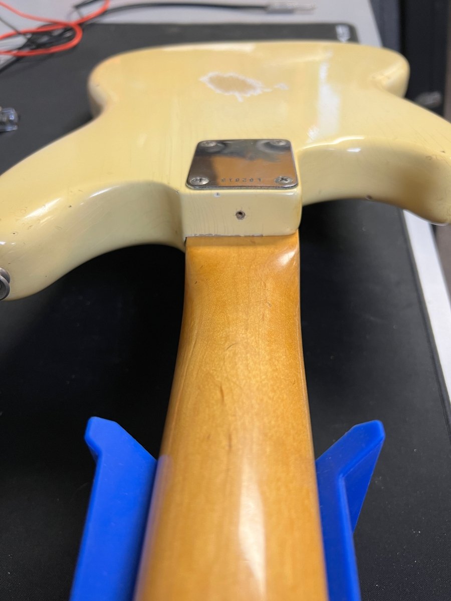 SOLD - Fender Mustang Olympic White 1965 A neck with unique fretboard - Mahar's Vintage Guitars