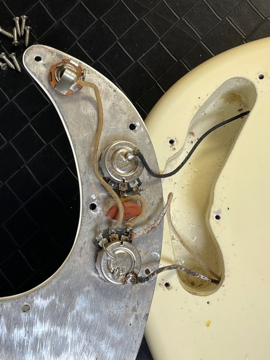 SOLD - Fender P bass 1963 Pro Refin - Mahar's Vintage Guitars