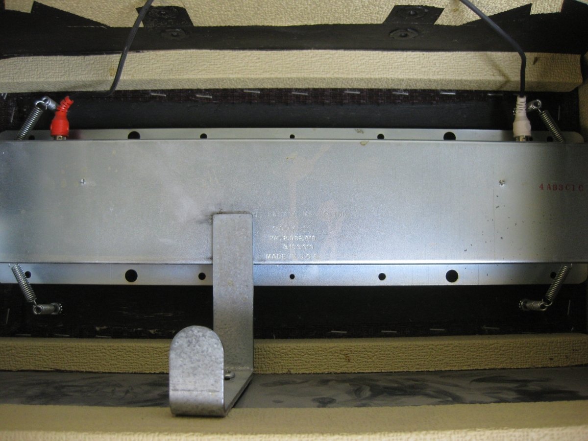 SOLD - Fender Reverb Unit 6G15 1994 1963 Reissue White Tolex - Mahar's Vintage Guitars