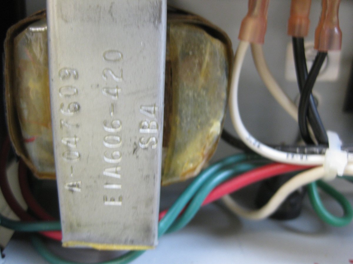 SOLD - Fender Reverb Unit 6G15 1994 1963 Reissue White Tolex - Mahar's Vintage Guitars