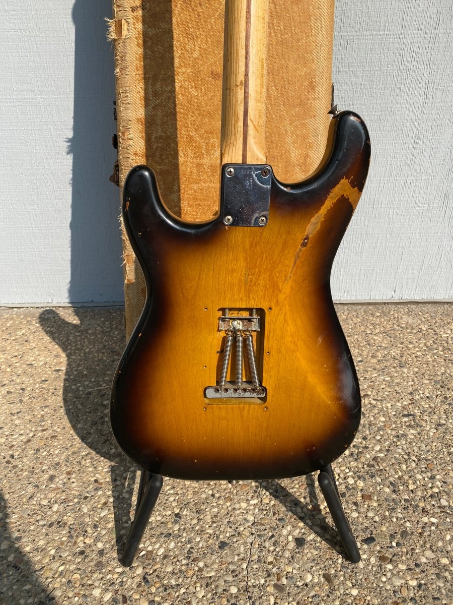 SOLD - Fender Stratocaster 1957 - Mahar's Vintage Guitars