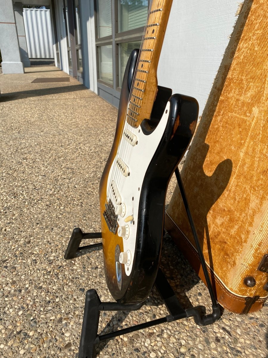 SOLD - Fender Stratocaster 1957 - Mahar's Vintage Guitars