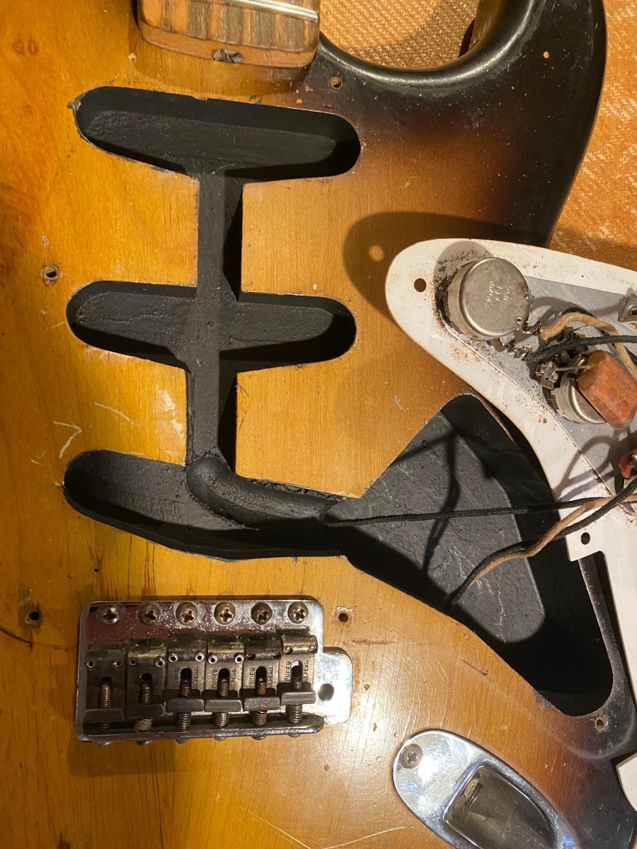 SOLD - Fender Stratocaster 1957 - Mahar's Vintage Guitars