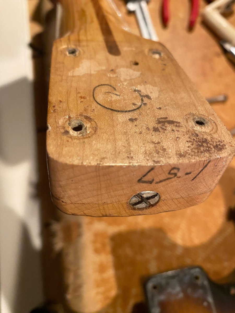 SOLD - Fender Stratocaster 1957 - Mahar's Vintage Guitars