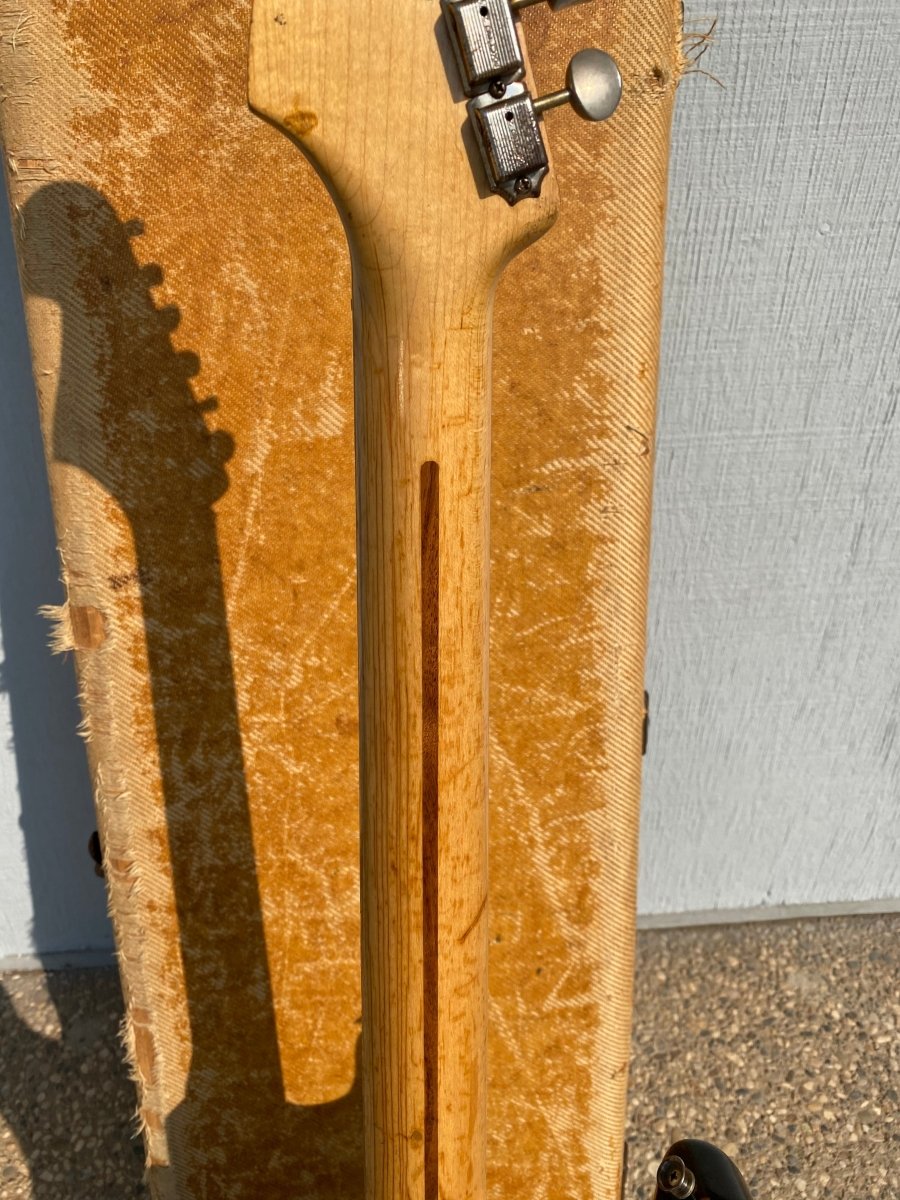 SOLD - Fender Stratocaster 1957 - Mahar's Vintage Guitars