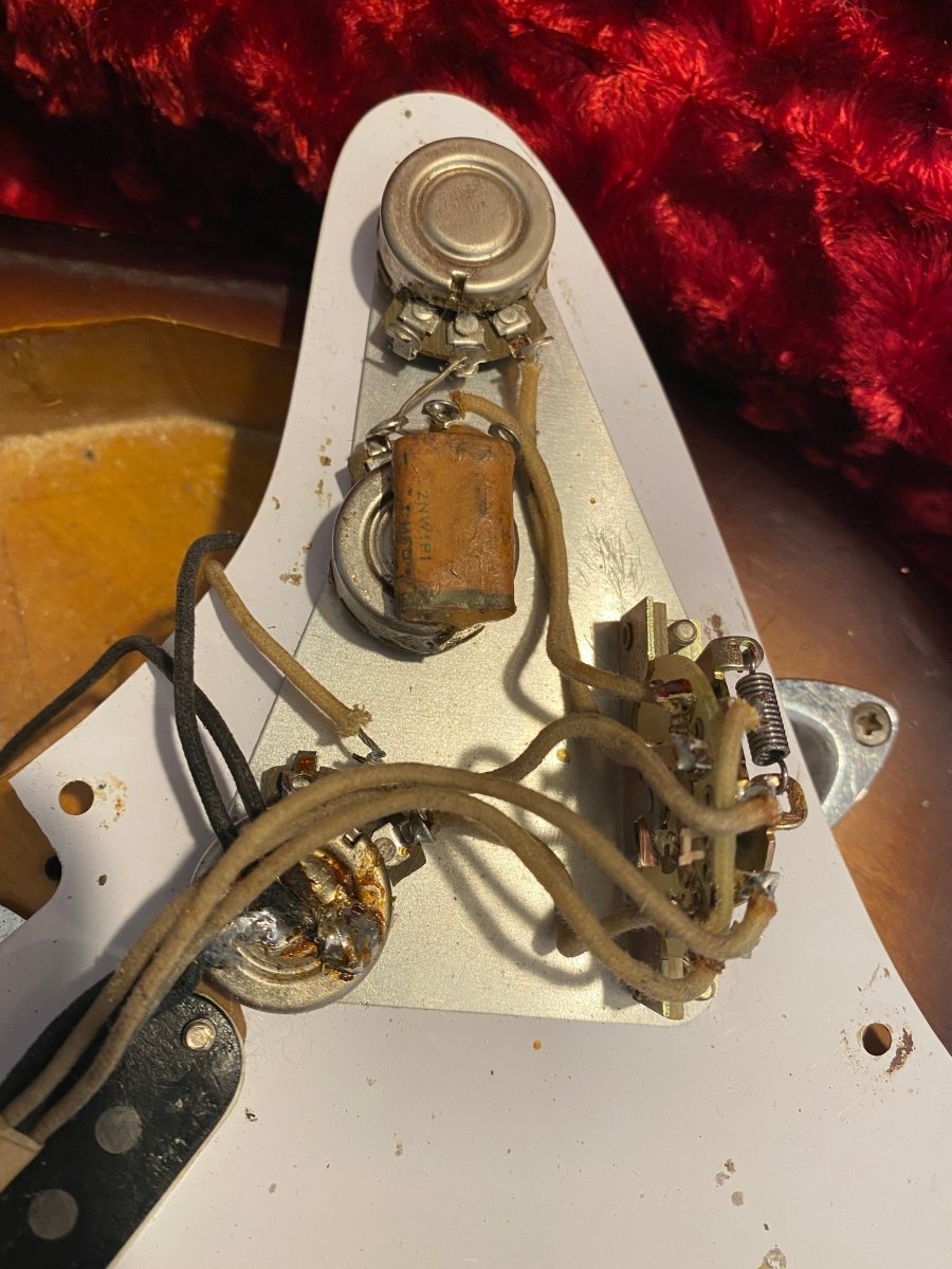 SOLD - Fender Stratocaster 1957 Old body refin - Mahar's Vintage Guitars