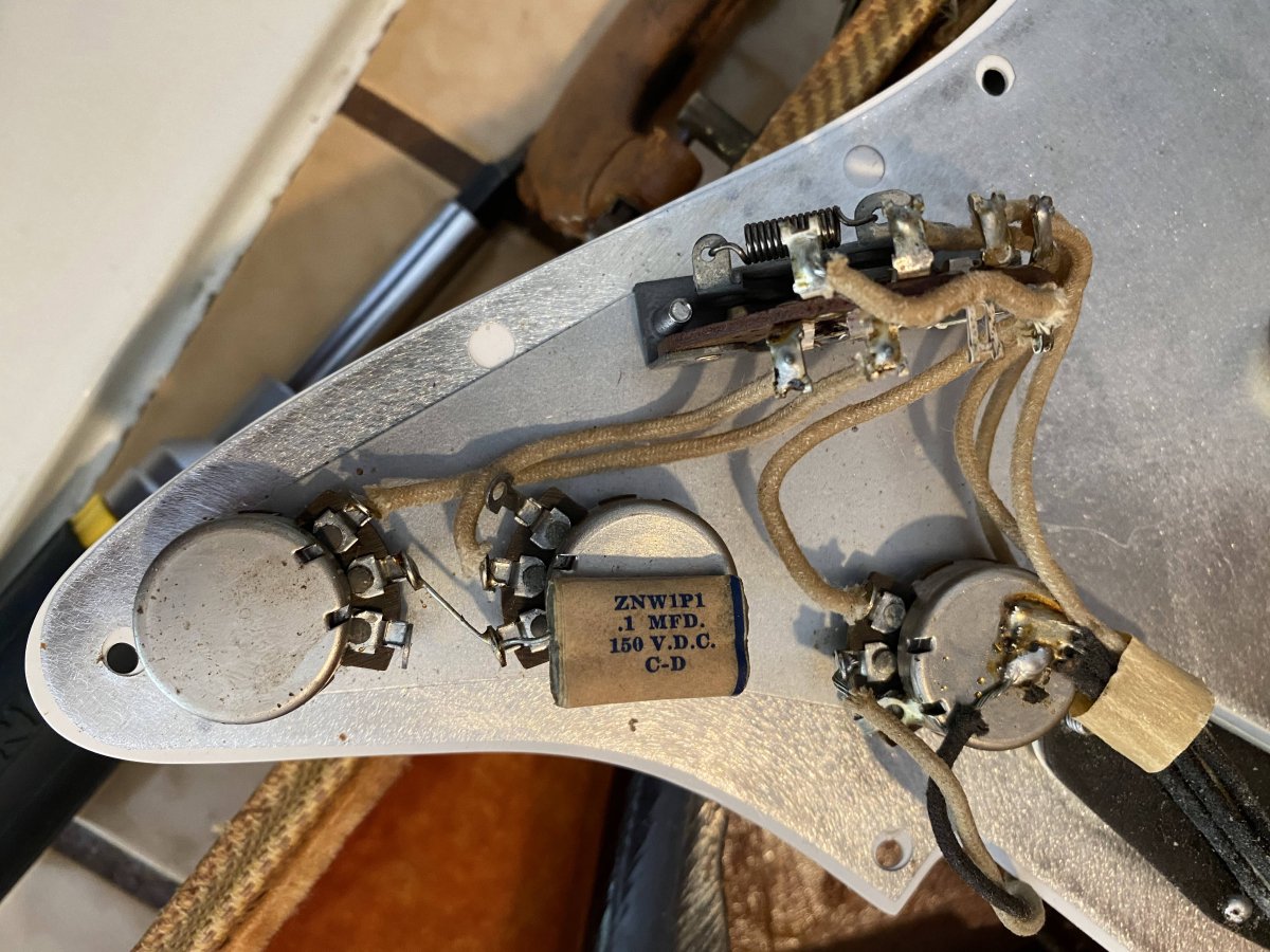 SOLD - Fender Stratocaster 1958 - Mahar's Vintage Guitars