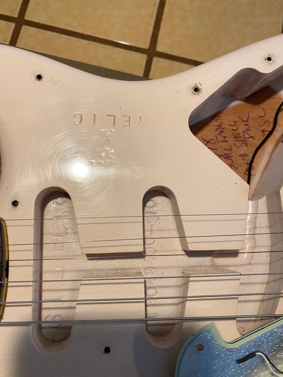 SOLD - Fender Stratocaster 1961 Journeyman Relic Shell Pink 2019 - Mahar's Vintage Guitars