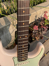 SOLD - Fender Stratocaster 1961 Journeyman Relic Shell Pink 2019 - Mahar's Vintage Guitars