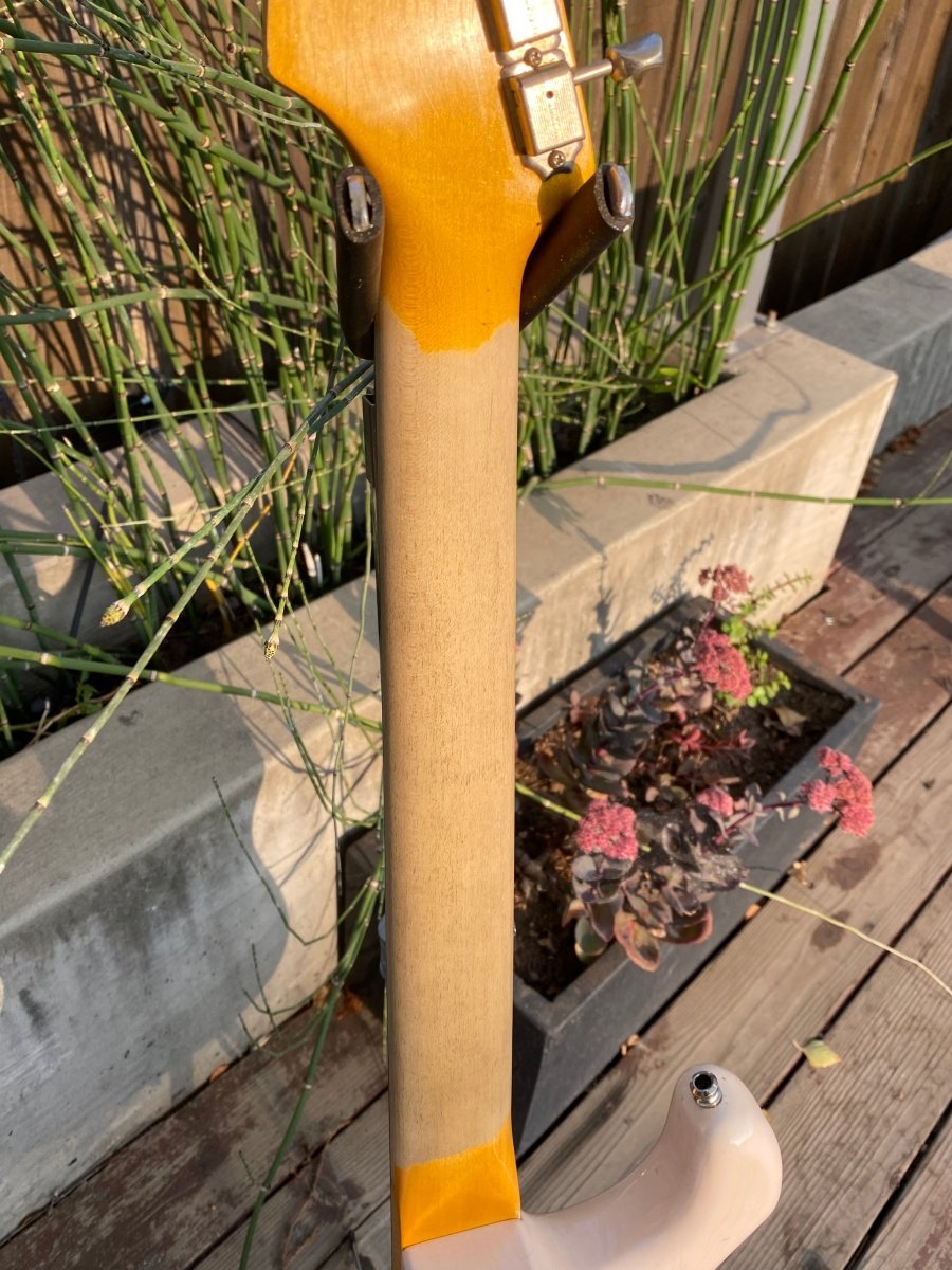 SOLD - Fender Stratocaster 1961 Journeyman Relic Shell Pink 2019 - Mahar's Vintage Guitars