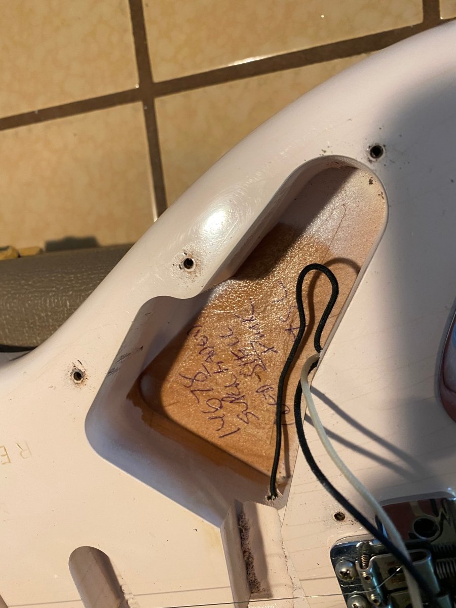 SOLD - Fender Stratocaster 1961 Journeyman Relic Shell Pink 2019 - Mahar's Vintage Guitars