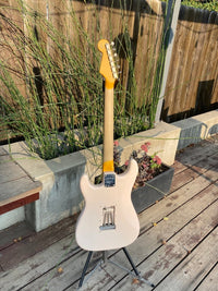 SOLD - Fender Stratocaster 1961 Journeyman Relic Shell Pink 2019 - Mahar's Vintage Guitars